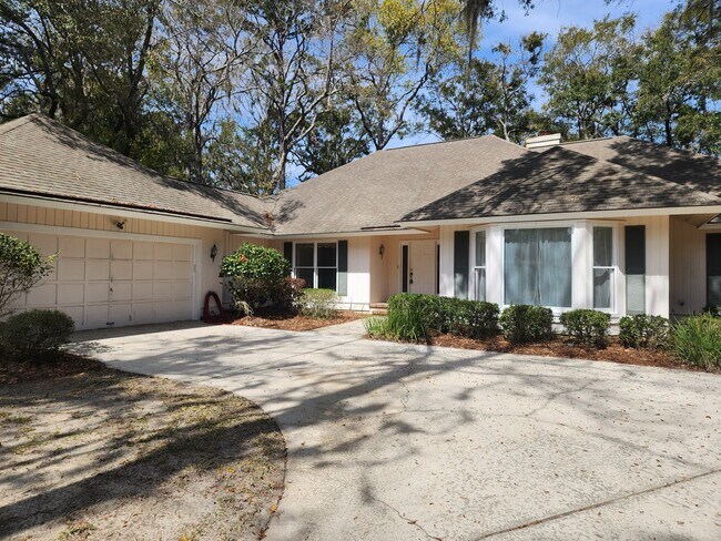 Building Photo - **AVAILABLE IN JUNE ** Landings Executive 3 Bedroom home