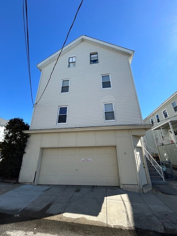 Building Photo - 11 Davis St