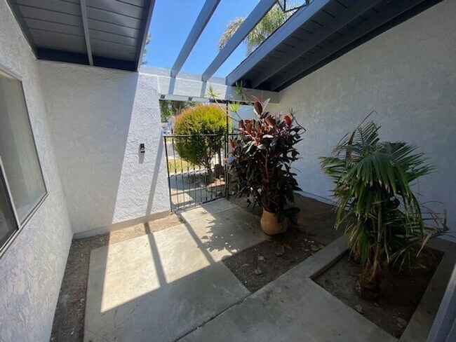 Building Photo - 4 bedroom Camarillo home