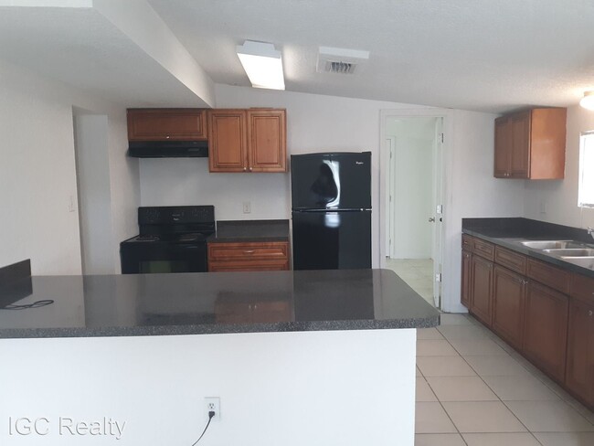 Building Photo - 3 br, 2 bath House - 907 Espanola Way