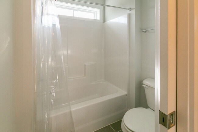 Building Photo - Beautiful 3 Bed/2.5 bath cottage in Chatham Park Available early September