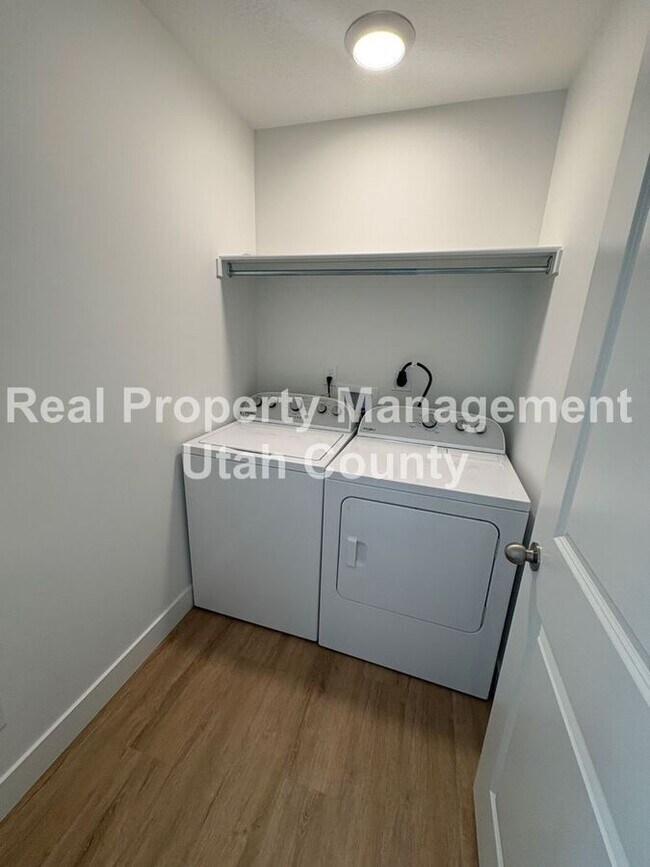 Building Photo - 2034 N 4100 W