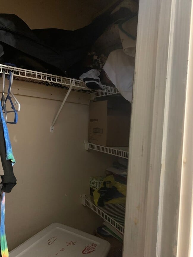 Building Photo - 714 S State St