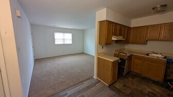 Building Photo - 3402 Stanwood St