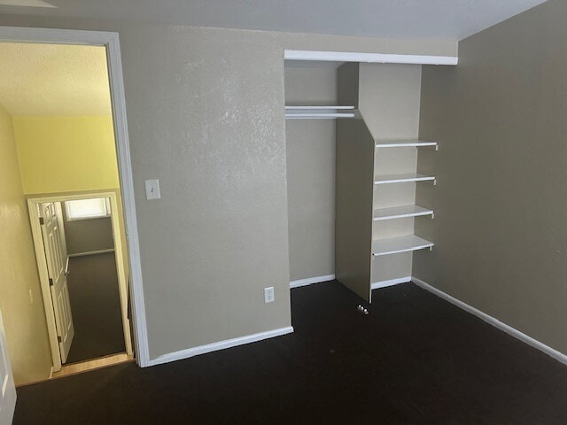 Building Photo - 3 bedroom 1.5 bath now available in the Wo...