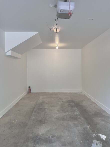 Building Photo - 4190 NW Meadow Creek Cir