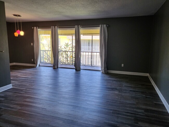 Building Photo - 7510 Camarina Calle