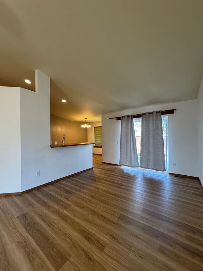 Building Photo - Modern 3BR/2BA Rental with Large Kitchen & Living Room
