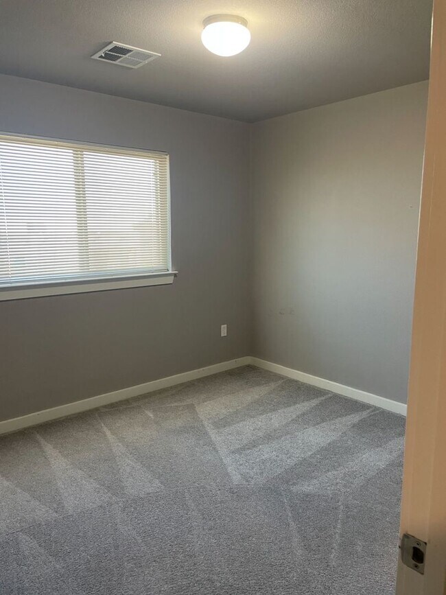 Building Photo - Distinguished 2 Story Home