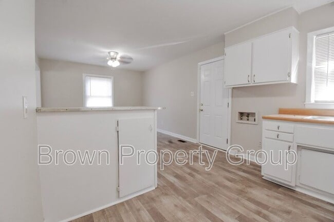 Building Photo - 1748 Wayne Ln