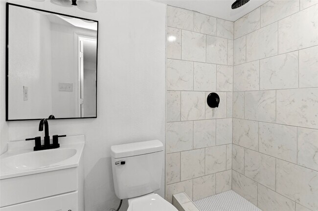 Building Photo - 5524 Dartmouth Ave