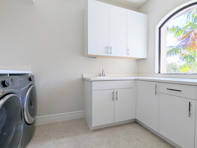 Building Photo - 16645 Germaine Dr