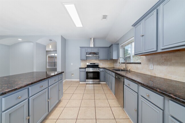 Building Photo - 16327 Dryberry Ct