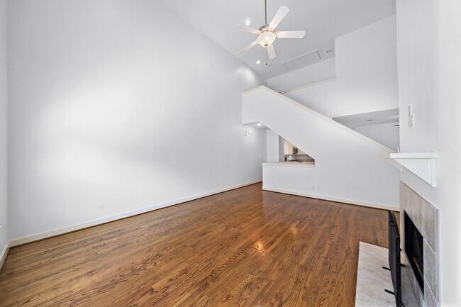 Building Photo - 650 Westcross St