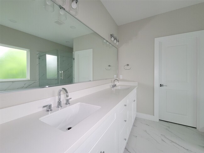 Building Photo - 8014 Huntington Spgs Ln