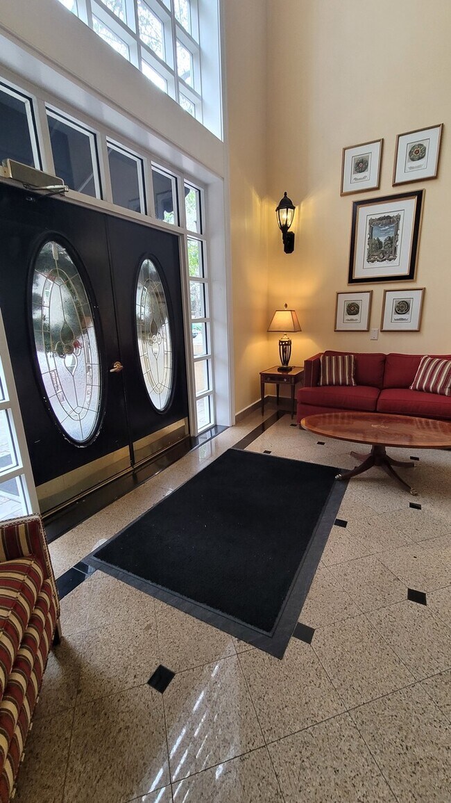 2 bedroom 2 bath Condo in Lenox Heights, o... 2103 Pine Heights Dr NE