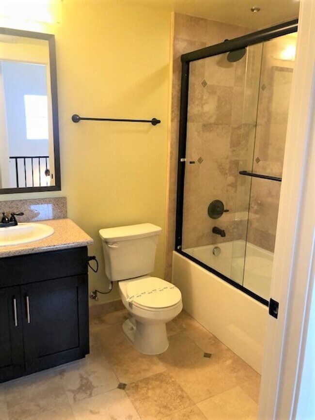 Building Photo - Ventura Cannery Condo - Two Bedroom locate...