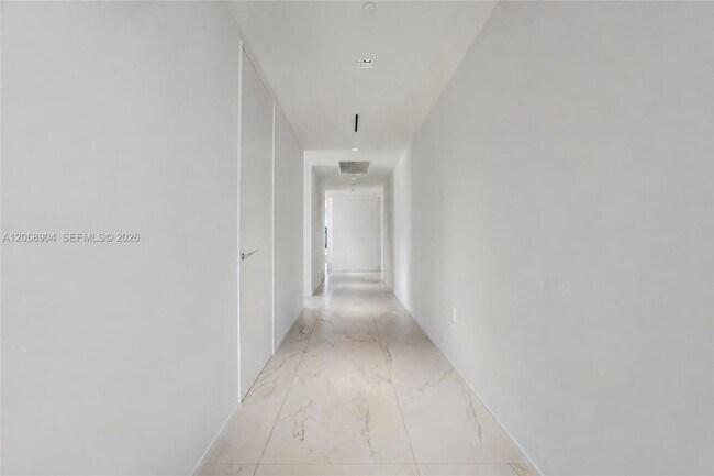 Building Photo - 1000 Biscayne Blvd