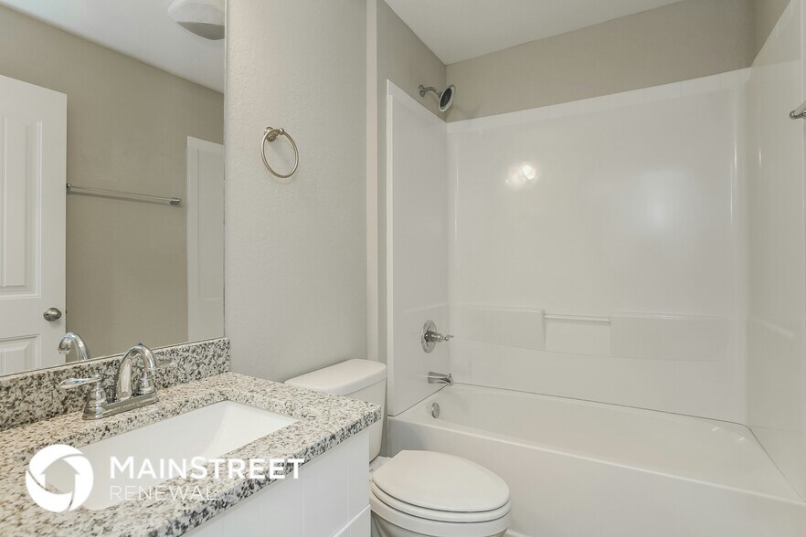 Building Photo - 4109 NE 9th Pl