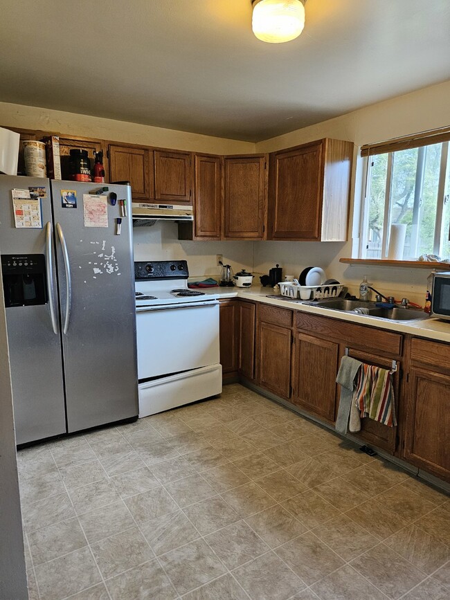 Building Photo - Cute home in Boulder - Pre-leasing for Fall.