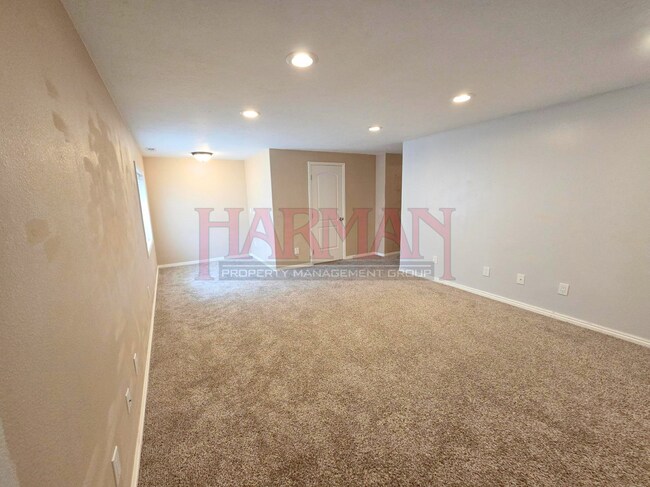 Building Photo - 269 Sunshine Dr