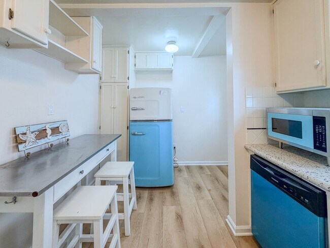 Building Photo - Hollywood Beach | 3 Bedroom + 2 Bathroom H...