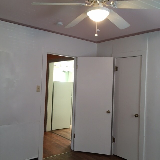 Building Photo - 507 W 1st St