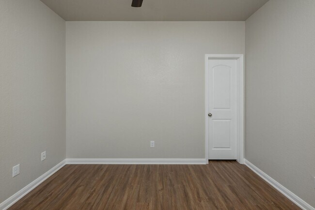 Building Photo - Beautifully designed and thoughtfully main...