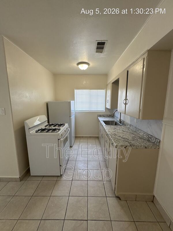 Building Photo - 324 S Crespi Ave