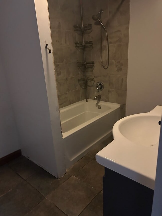 Building Photo - 1434 Elm St