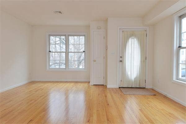 Building Photo - 6 Harleston St