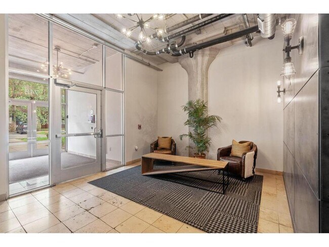 Building Photo - 748 N 3rd St