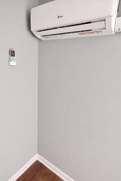 Building Photo - 761 Norway Ave