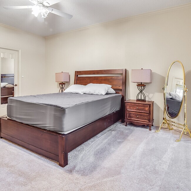 Building Photo - 5725 Ridgerock Ct