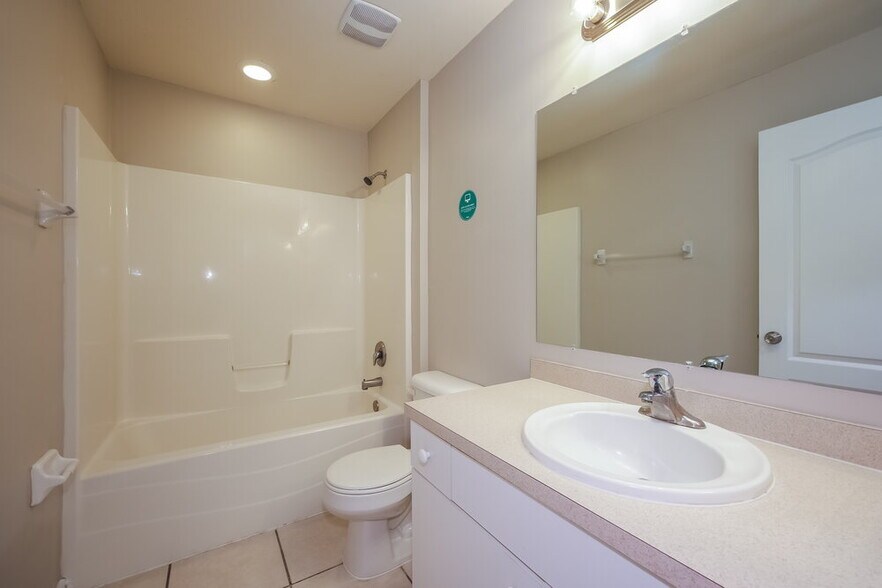 Building Photo - 3100 22nd St SW