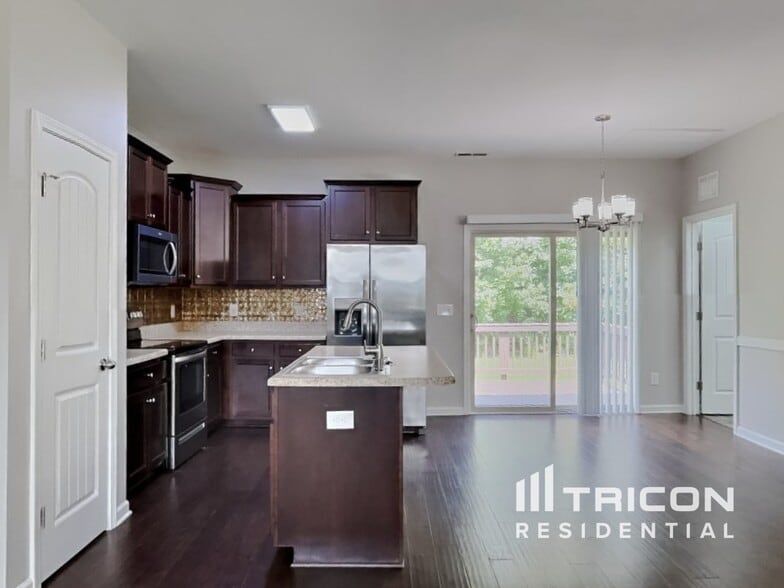 Building Photo - 162 Carissa Dr