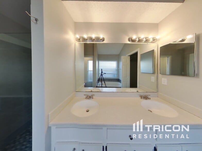 Building Photo - 2312 Millcreek Ct