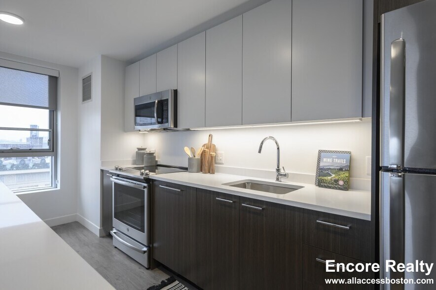 Building Photo - 425 Massachusetts Ave