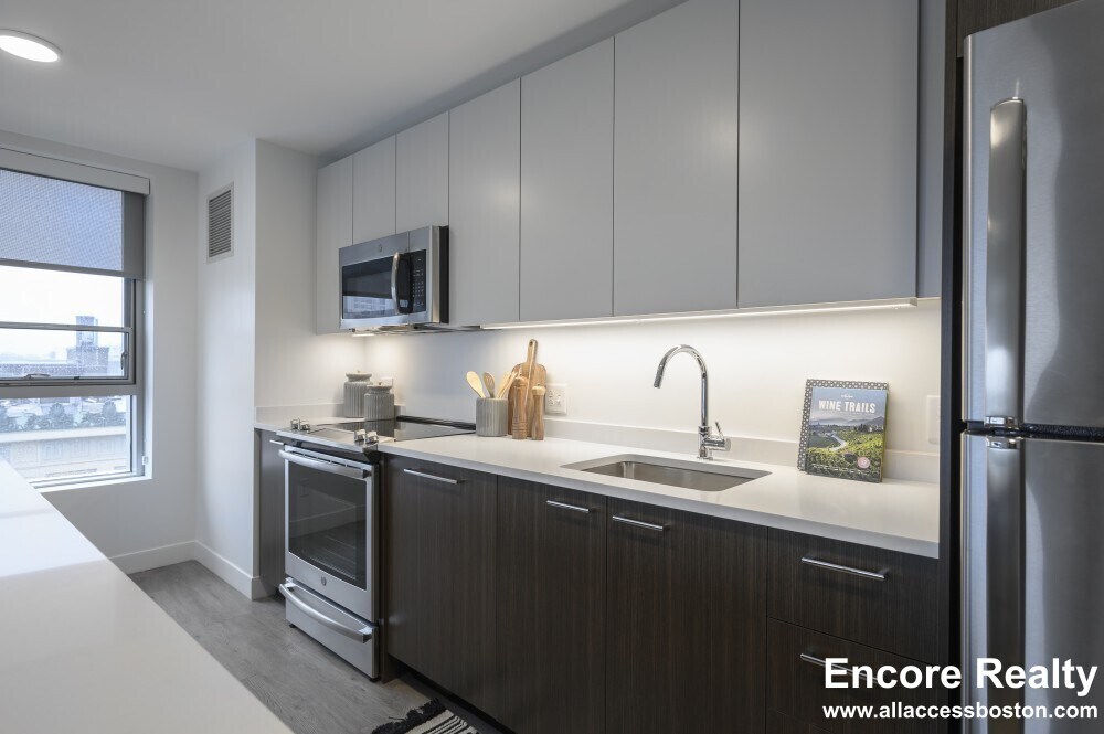 Building Photo - 425 Massachusetts Ave