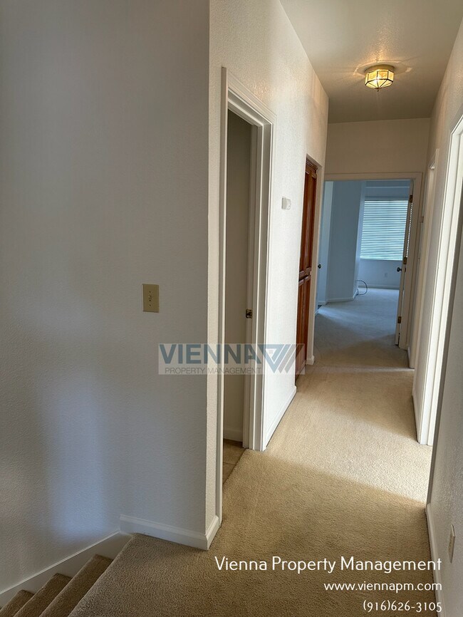 Building Photo - 108 Donegan Ct