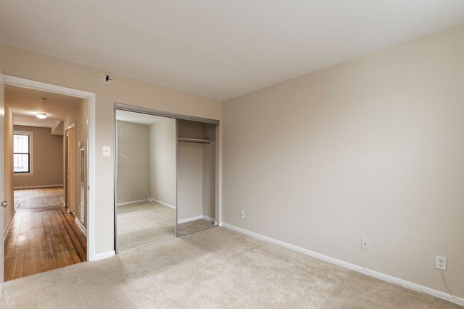 Building Photo - 2706 Ontario Rd NW