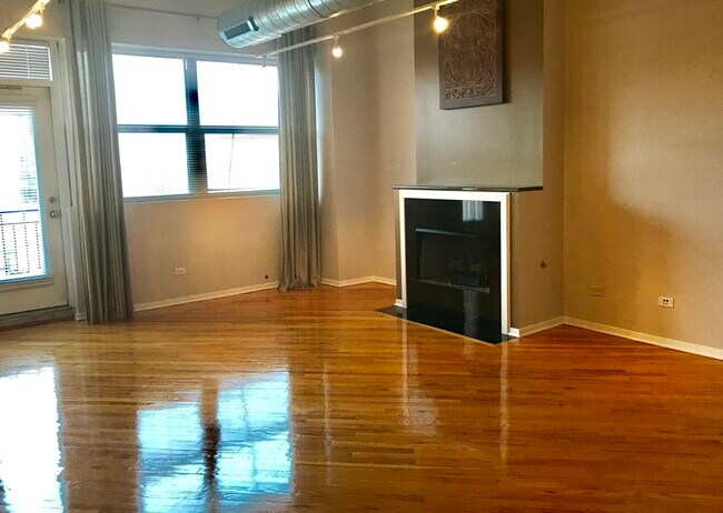 Building Photo - 500 S Clinton St