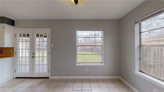 Building Photo - 1107 Braeswood Dr