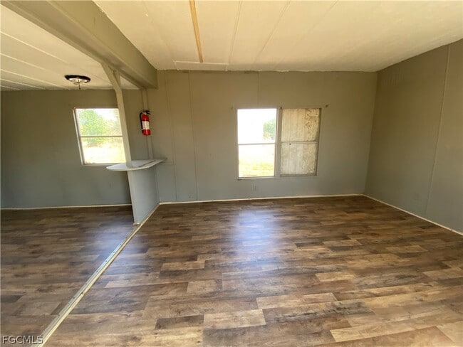 Building Photo - 8086 Heck Dr