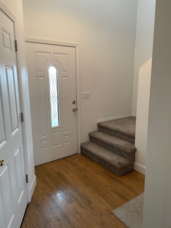 Building Photo - 1050 SE Miller Ave