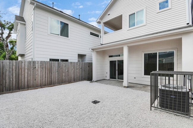 Building Photo - 4709 Oats St