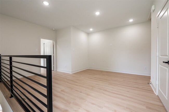 Building Photo - 8132 Brandon St