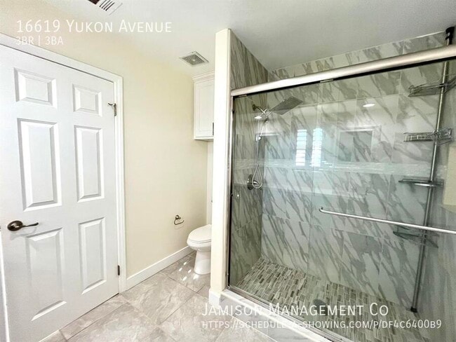 Building Photo - 16619 Yukon Ave