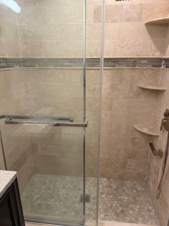 Building Photo - Flying Hills Townhouse