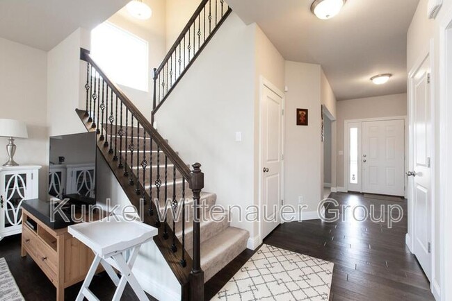 Building Photo - 2724 Ambridge Dr